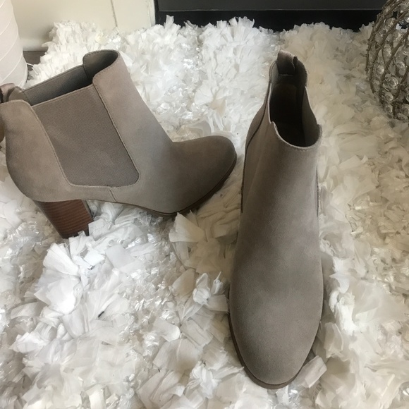 Brand new Michael Kors Women's Lottie Booties - Picture 1 of 5